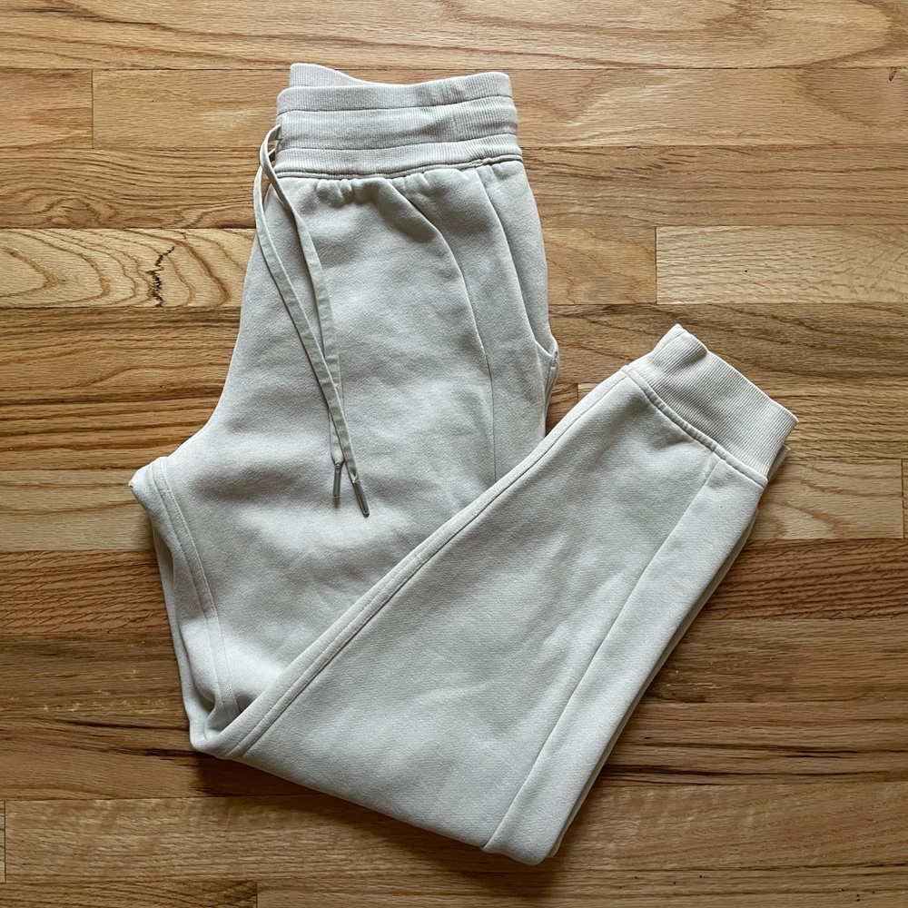 Lululemon Scuba High-Rise Jogger *Fleece 28" White Opal Sz 4